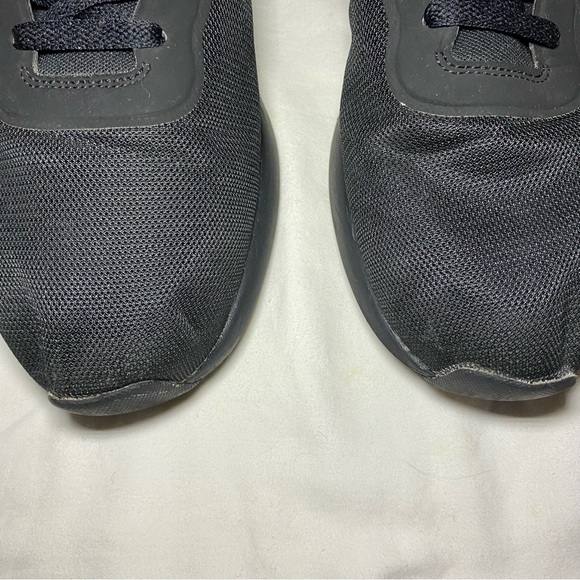 Black Nike Air Running Shoes - Picture 7 of 12